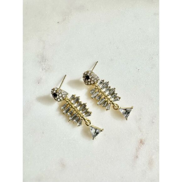 Pirate rhinestone skeleton fish dangle earring - Picture 1 of 3